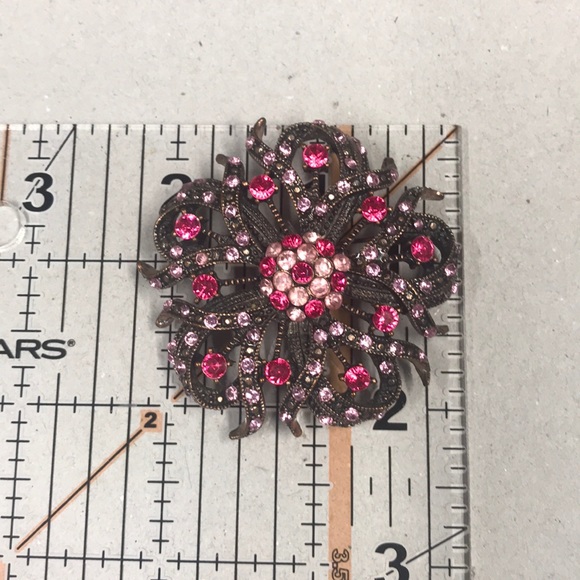 Beautiful Rose and Light Pink Brooch - Picture 4 of 8